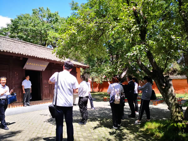 隴運集團公司黨委開展“不忘初心、牢記使命”紀(jì)念建黨98周年主題黨日活動
