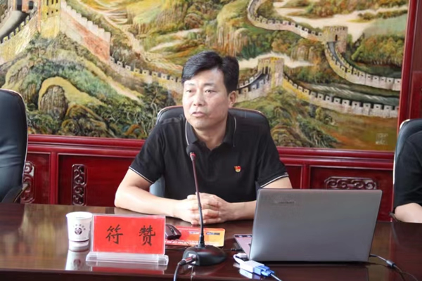市政府國資委黨委委員、副主任符贊到隴運(yùn)集團(tuán)公司開展講授 黨紀(jì)學(xué)習(xí)教育專題 黨課暨“七一”慰問活動